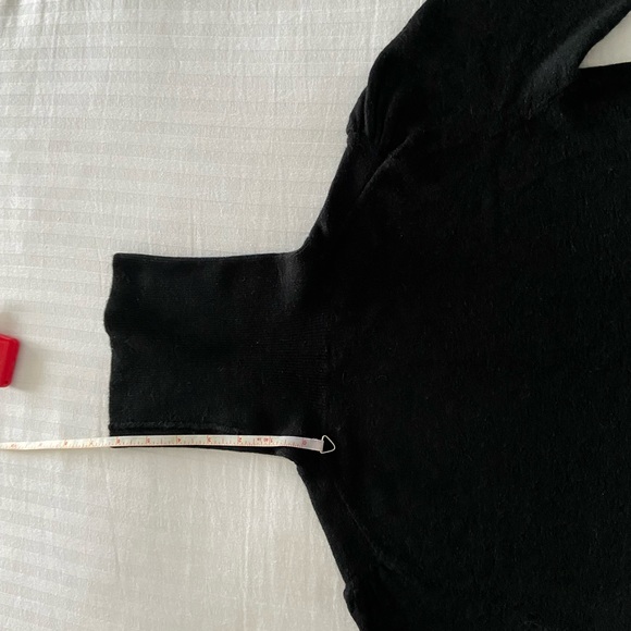 2/$25 💙Black puff-sleeve turtleneck sweater - Picture 7 of 7